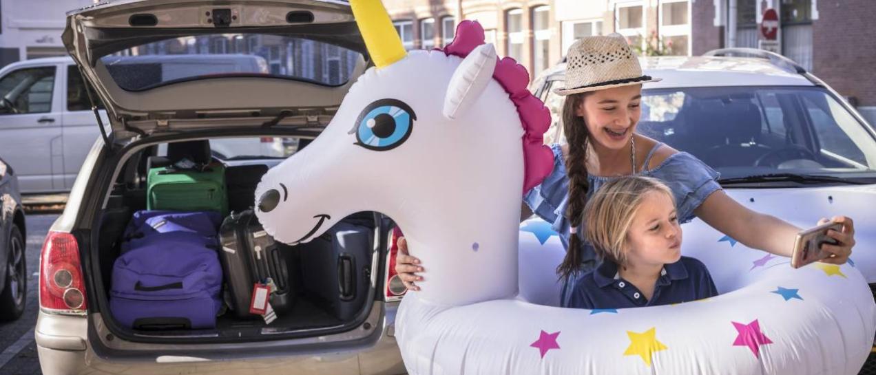Zo houd je de kids lekker bezig tijdens die autorit